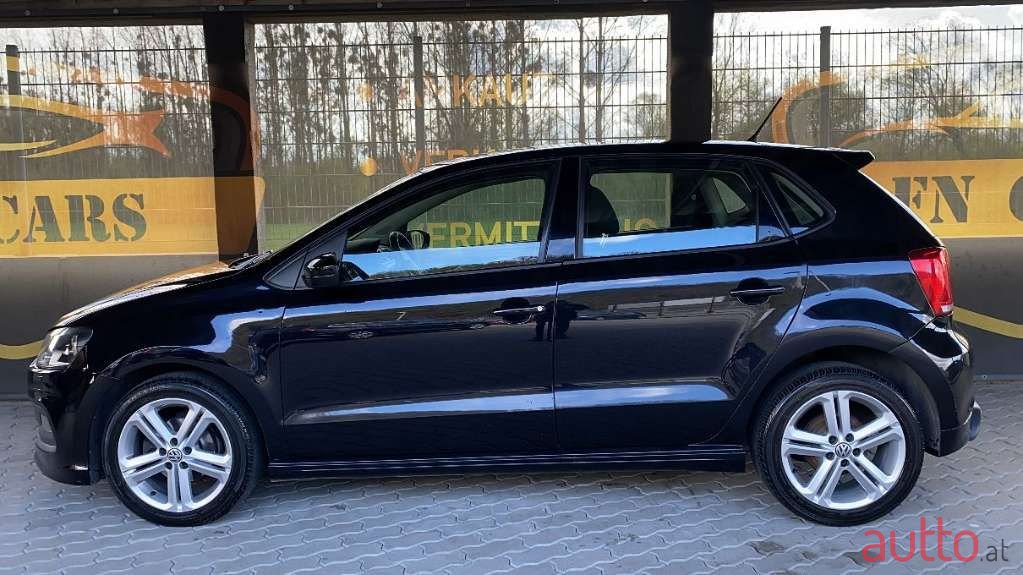 2013' Volkswagen Polo photo #6