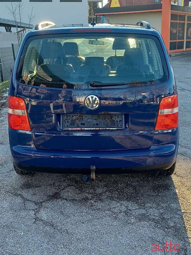 2006' Volkswagen Touran photo #6