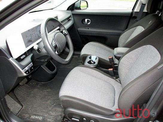 2022' Hyundai Ioniq 5 photo #5