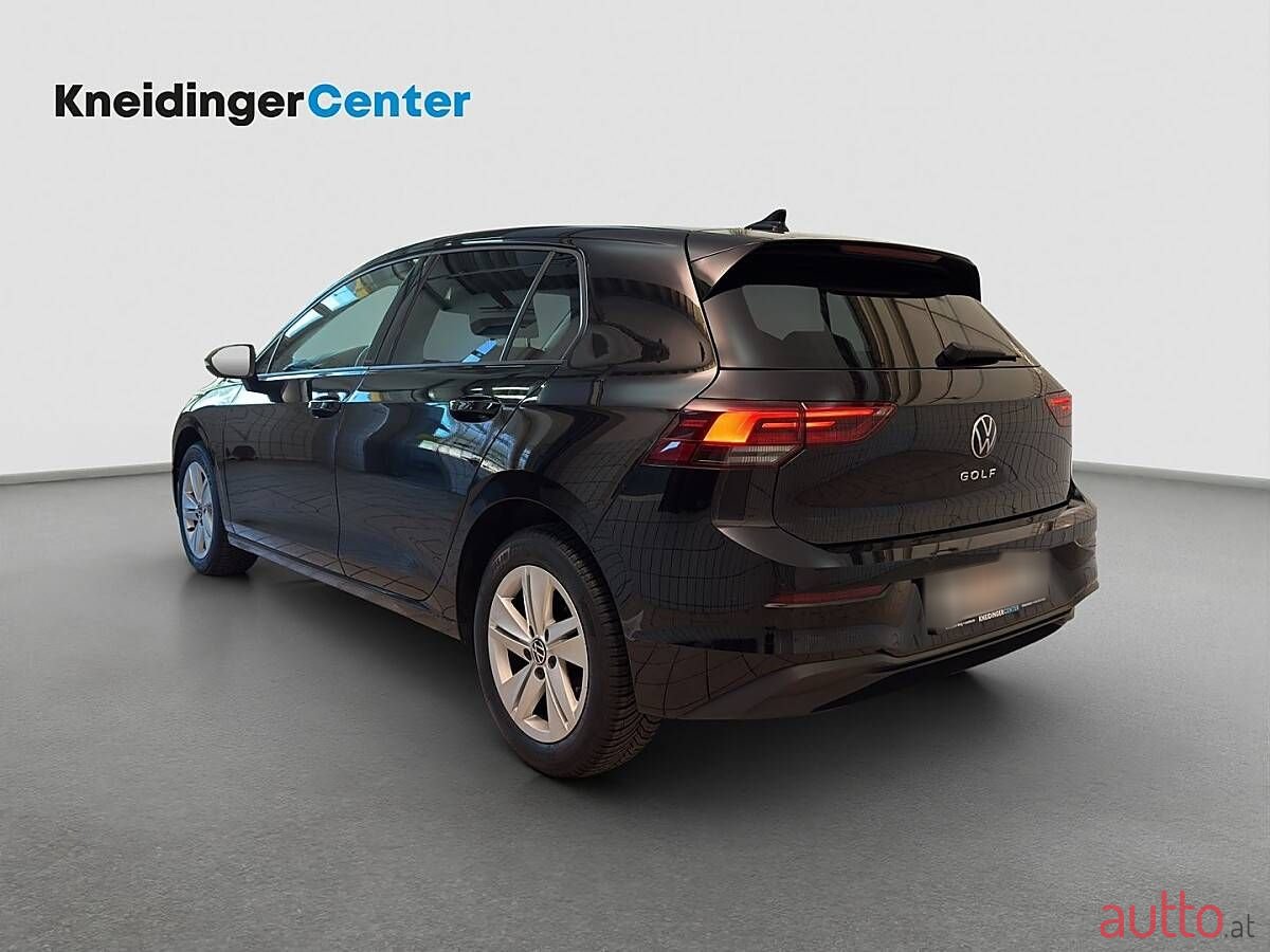 2023' Volkswagen Golf photo #3