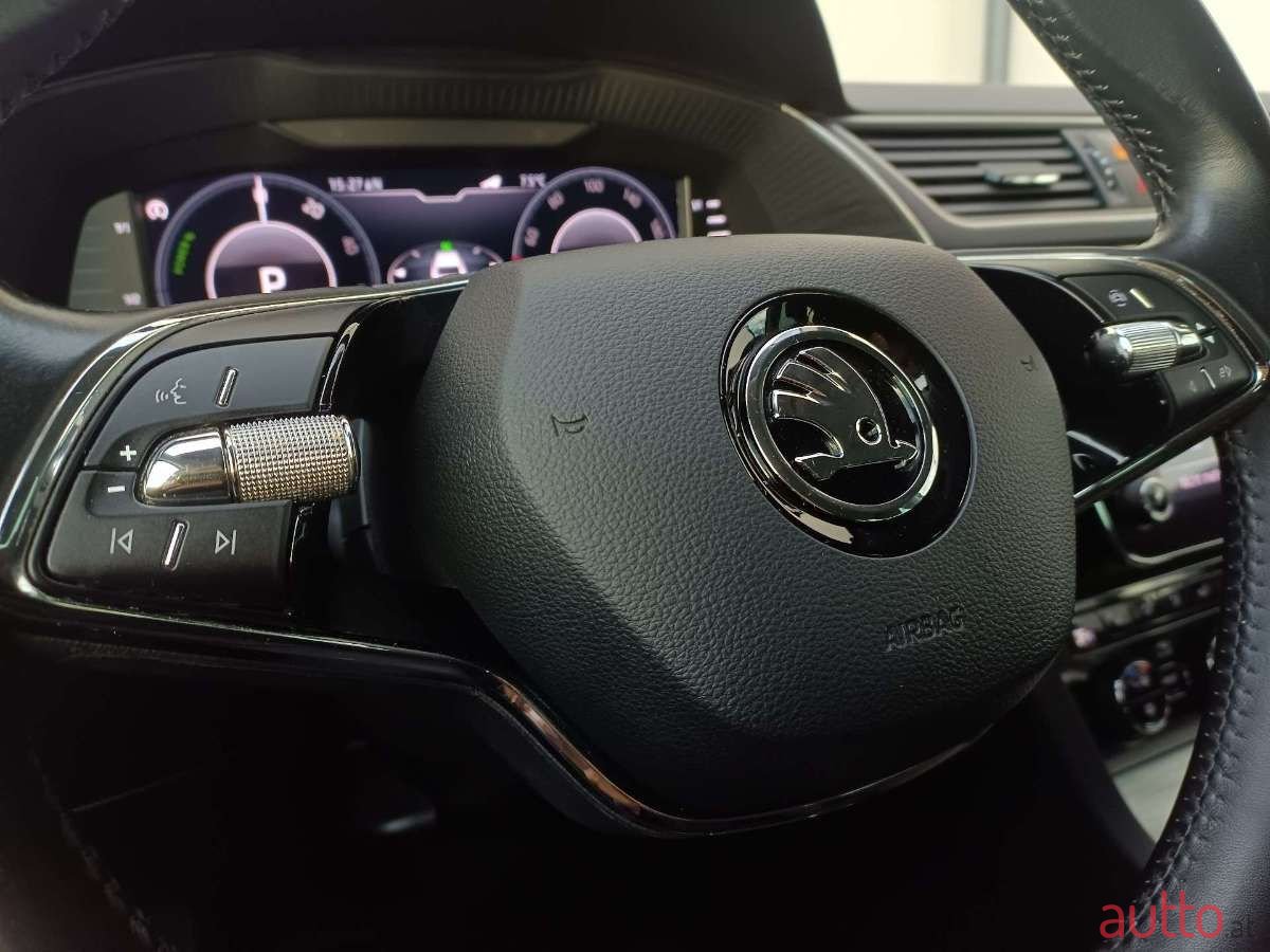 2021' Skoda Superb photo #4