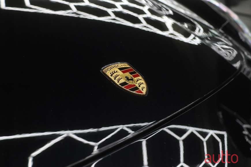 2018' Porsche Panamera photo #4