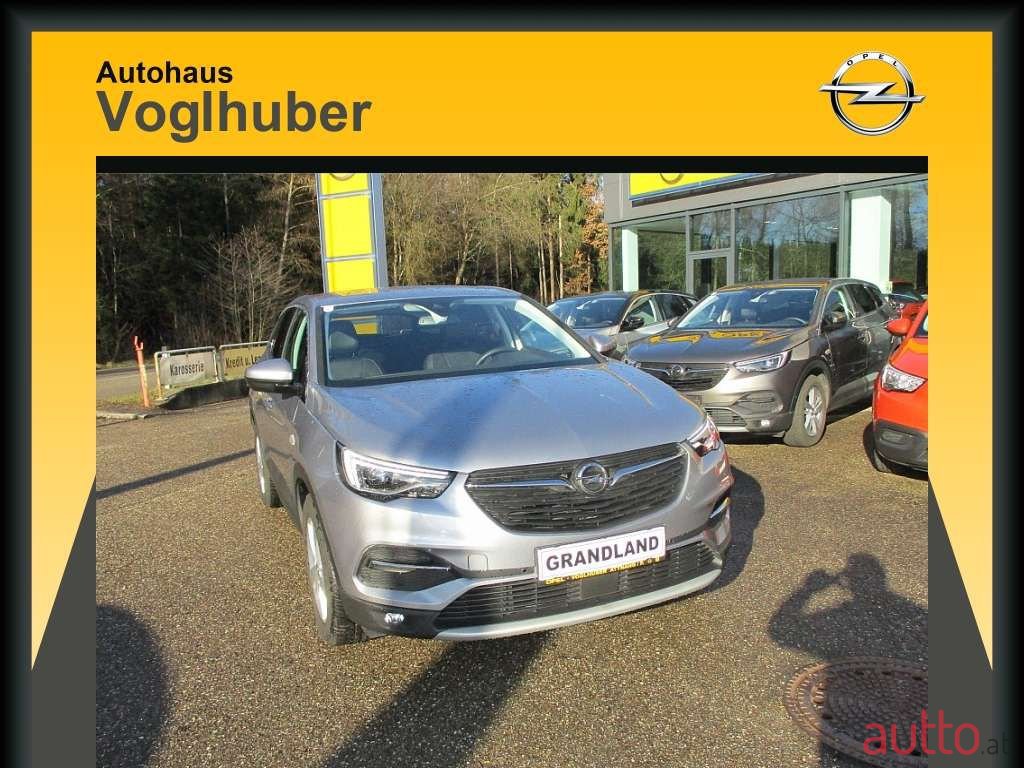 2020' Opel Grandland X photo #2