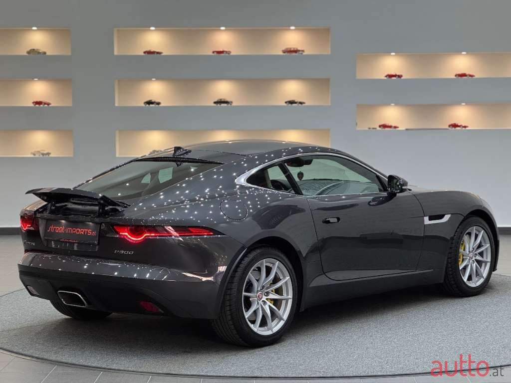 2019' Jaguar F-Type photo #4