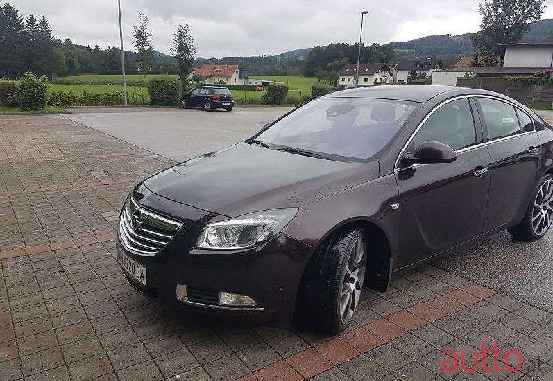 2012' Opel Insignia photo #1
