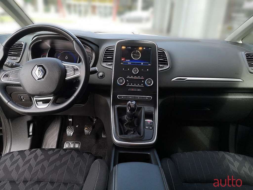 2020' Renault Scenic photo #4