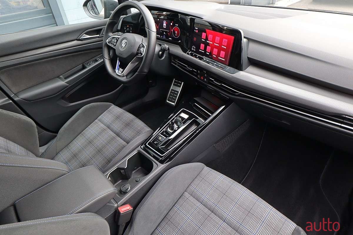 2022' Volkswagen Golf photo #4