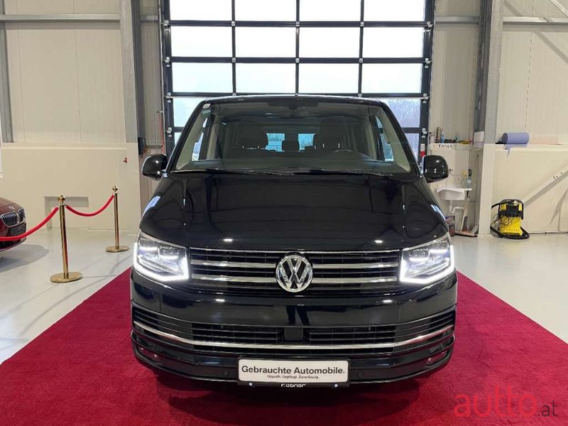 2015' Volkswagen Multivan photo #4