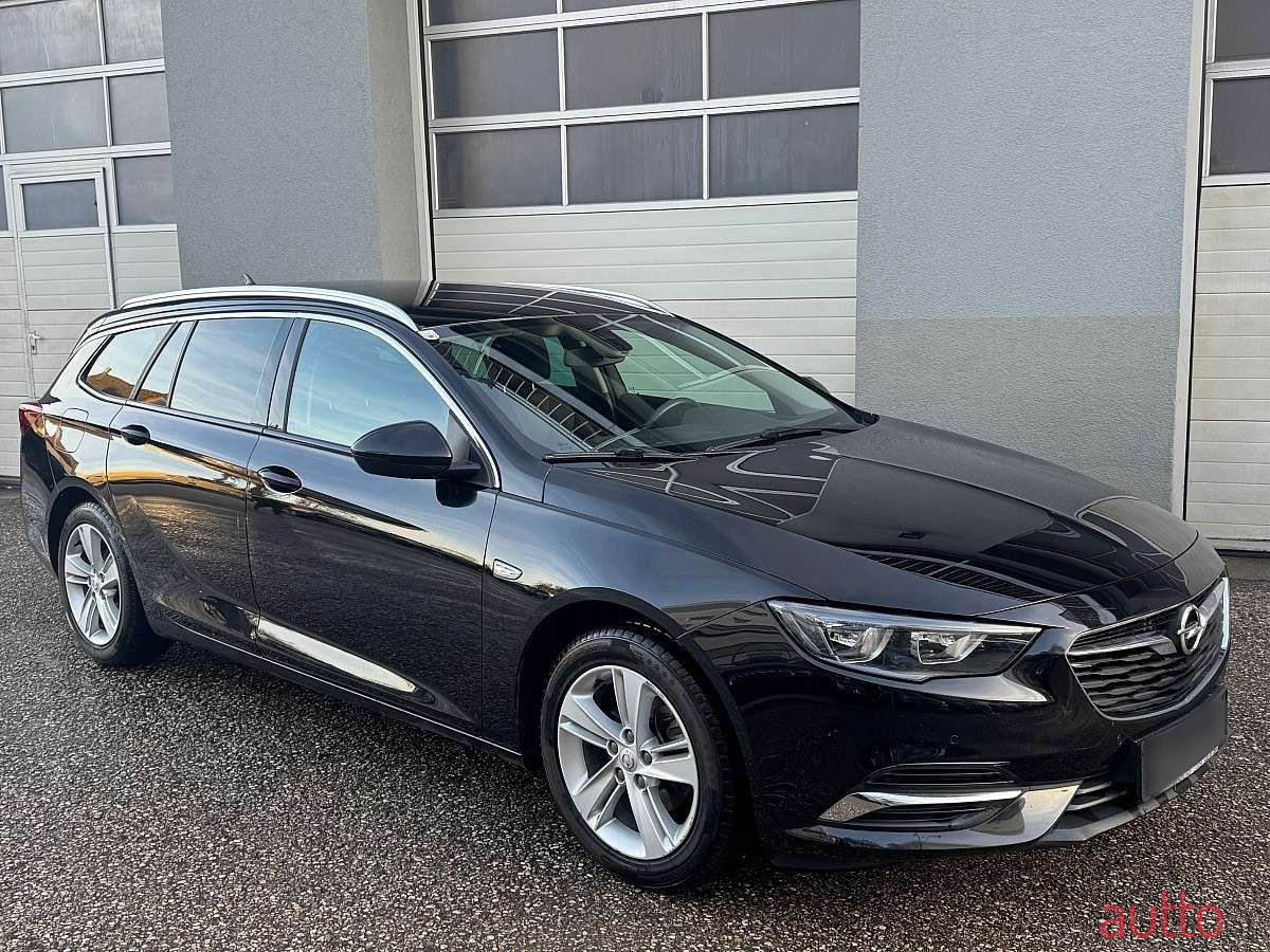 2020' Opel Insignia photo #2