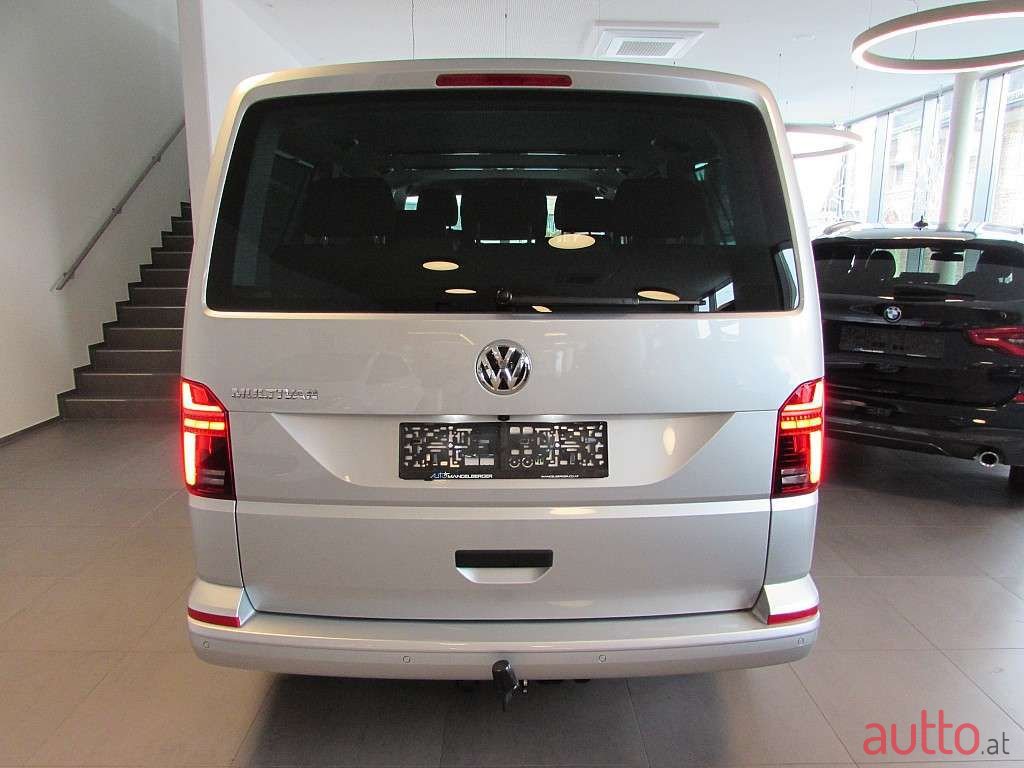 2022' Volkswagen Multivan photo #5