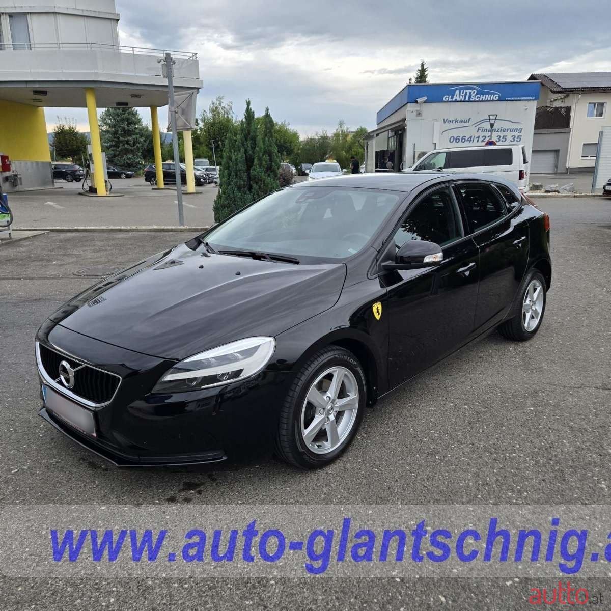 2017' Volvo V40 photo #1