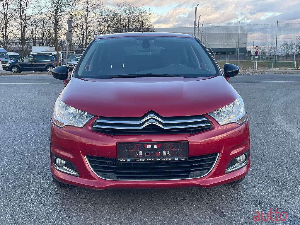 2011' Citroen C4 photo #2