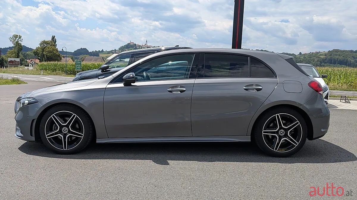 2021' Mercedes-Benz A-Klasse photo #3