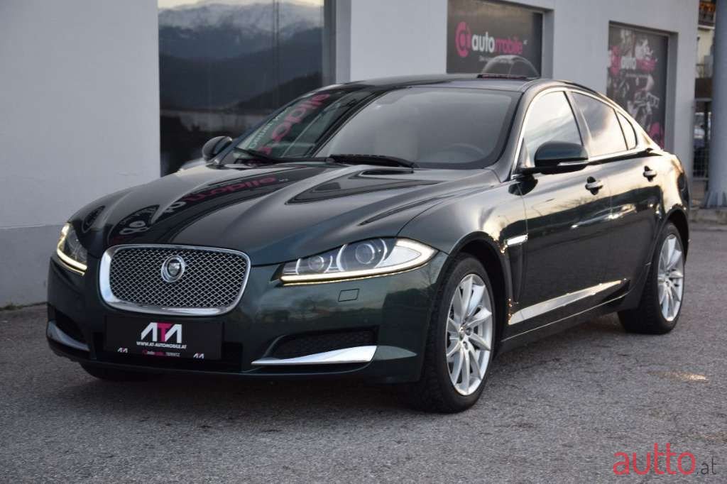 2012' Jaguar XF photo #2