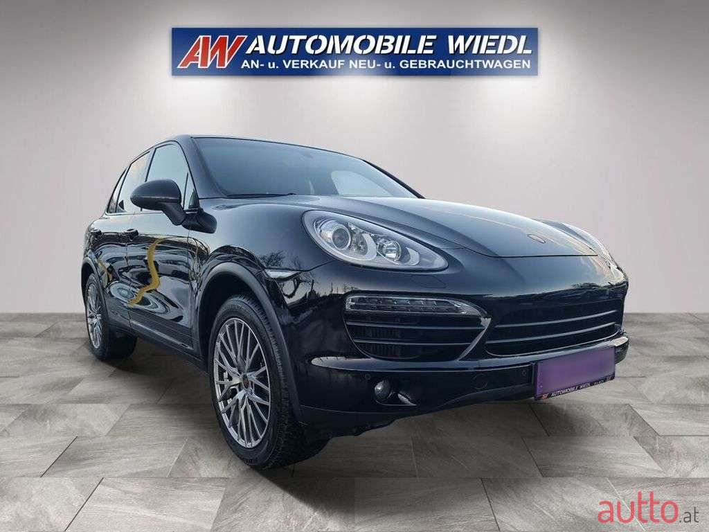 2012' Porsche Cayenne photo #3