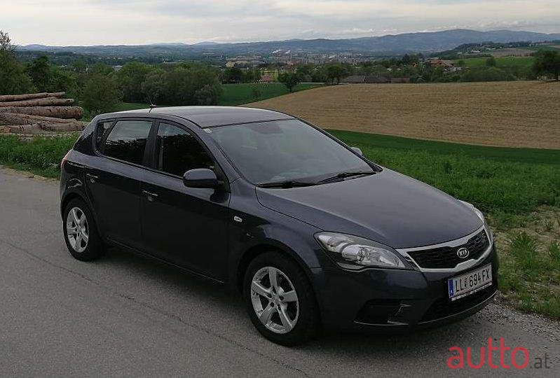 2010' Kia Ceed photo #1