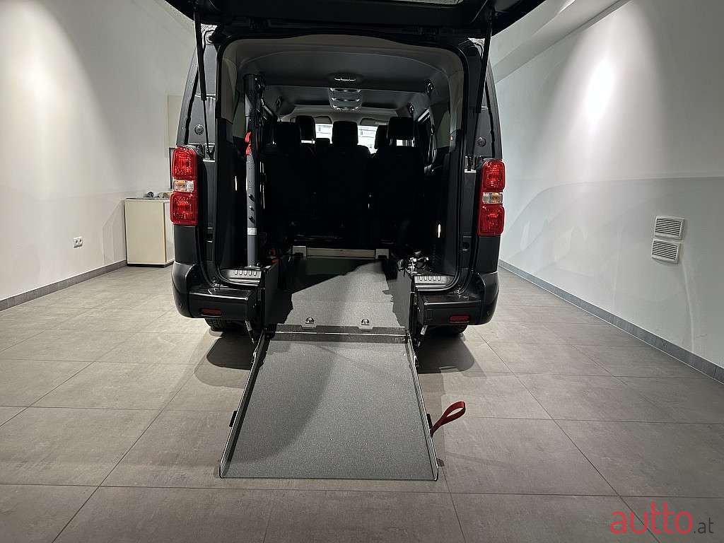 2024' Peugeot Traveller photo #6