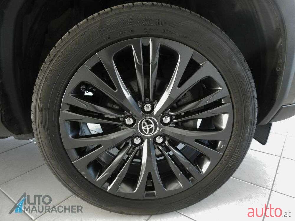 2023' Toyota Yaris Cross photo #6