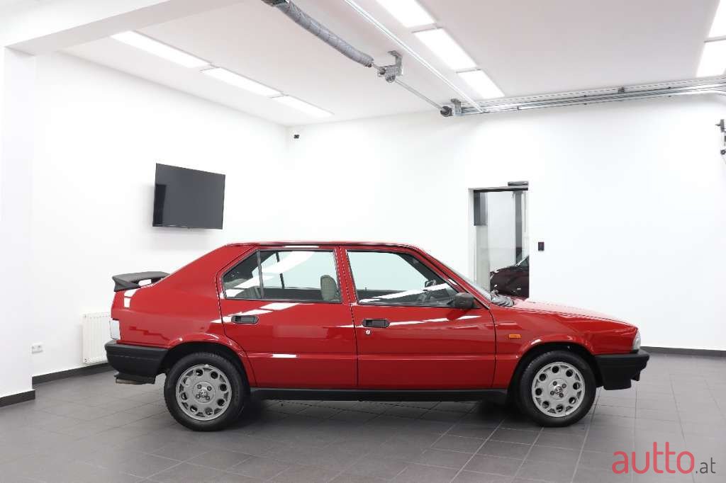 1986' Alfa Romeo 33 photo #2