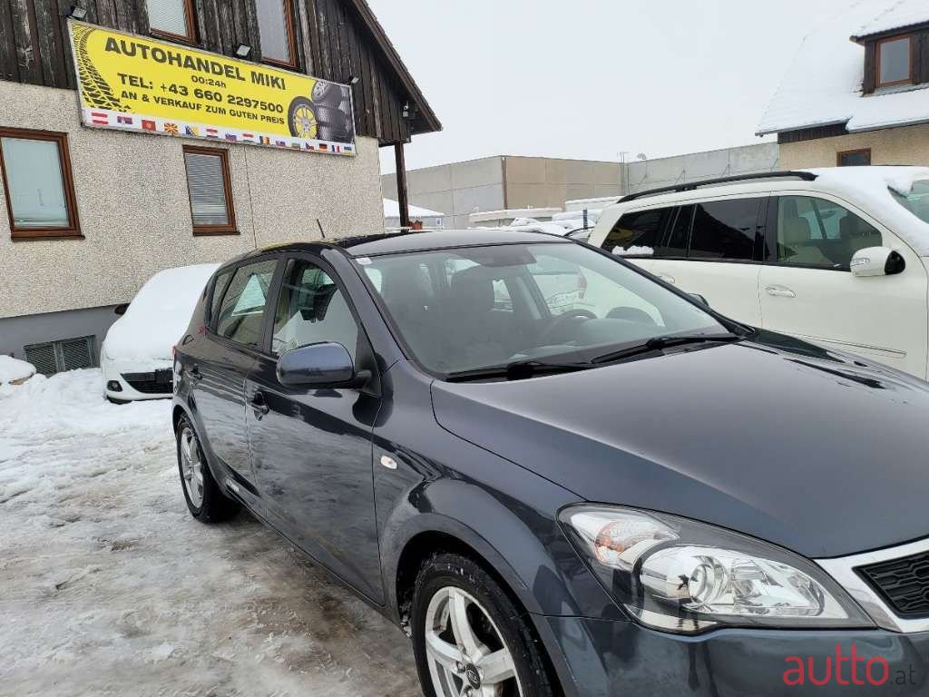 2010' Kia Ceed photo #5