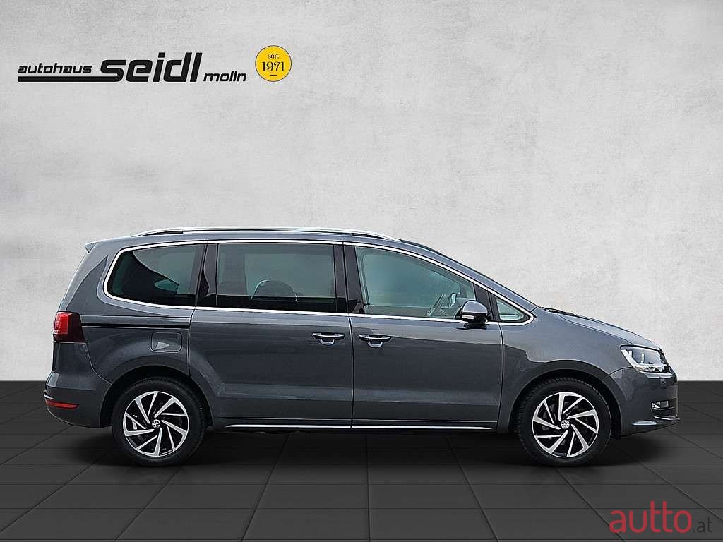 2018' Volkswagen Sharan photo #6