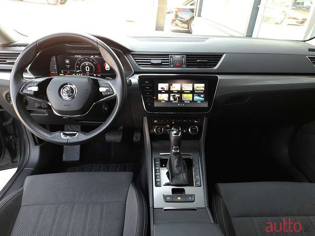 2021' Skoda Superb photo #3