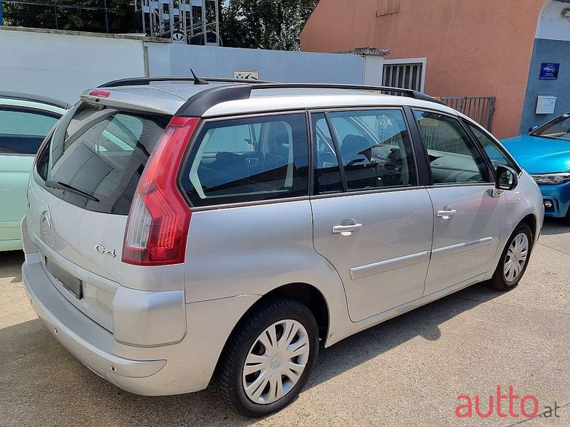 2009' Citroen C4 Picasso photo #2