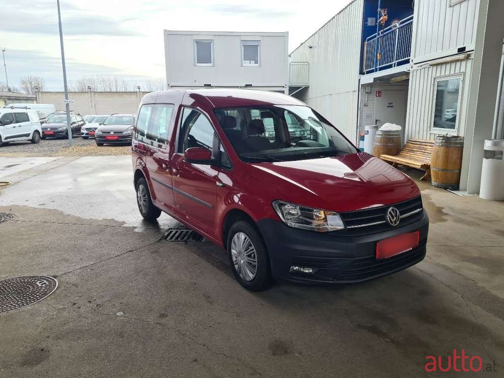2016' Volkswagen Caddy photo #3