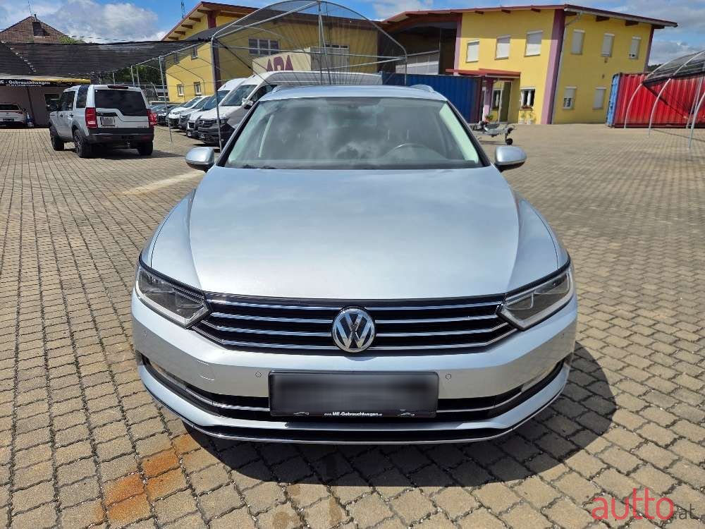 2015' Volkswagen Passat photo #3