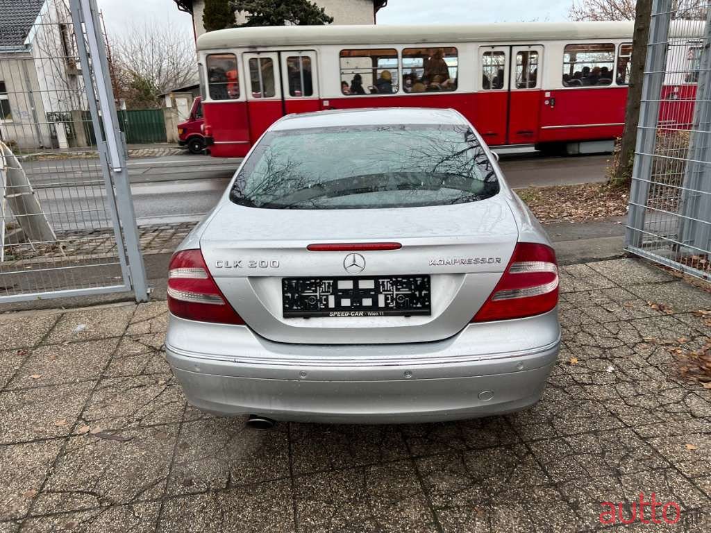 2004' Mercedes-Benz Clk-Klasse photo #5