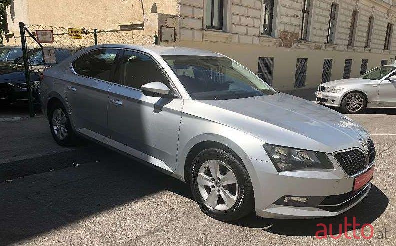 2016' Skoda Superb photo #4