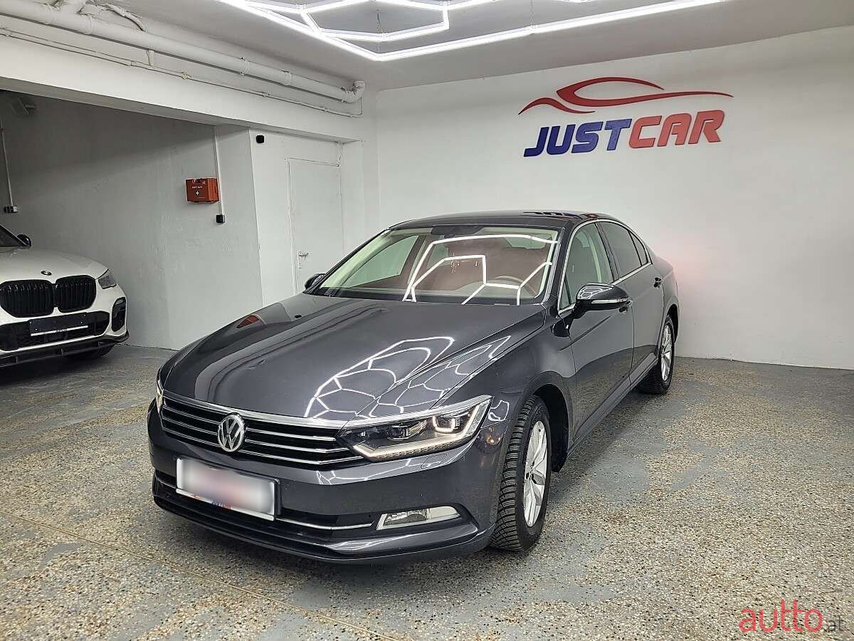 2018' Volkswagen Passat photo #1