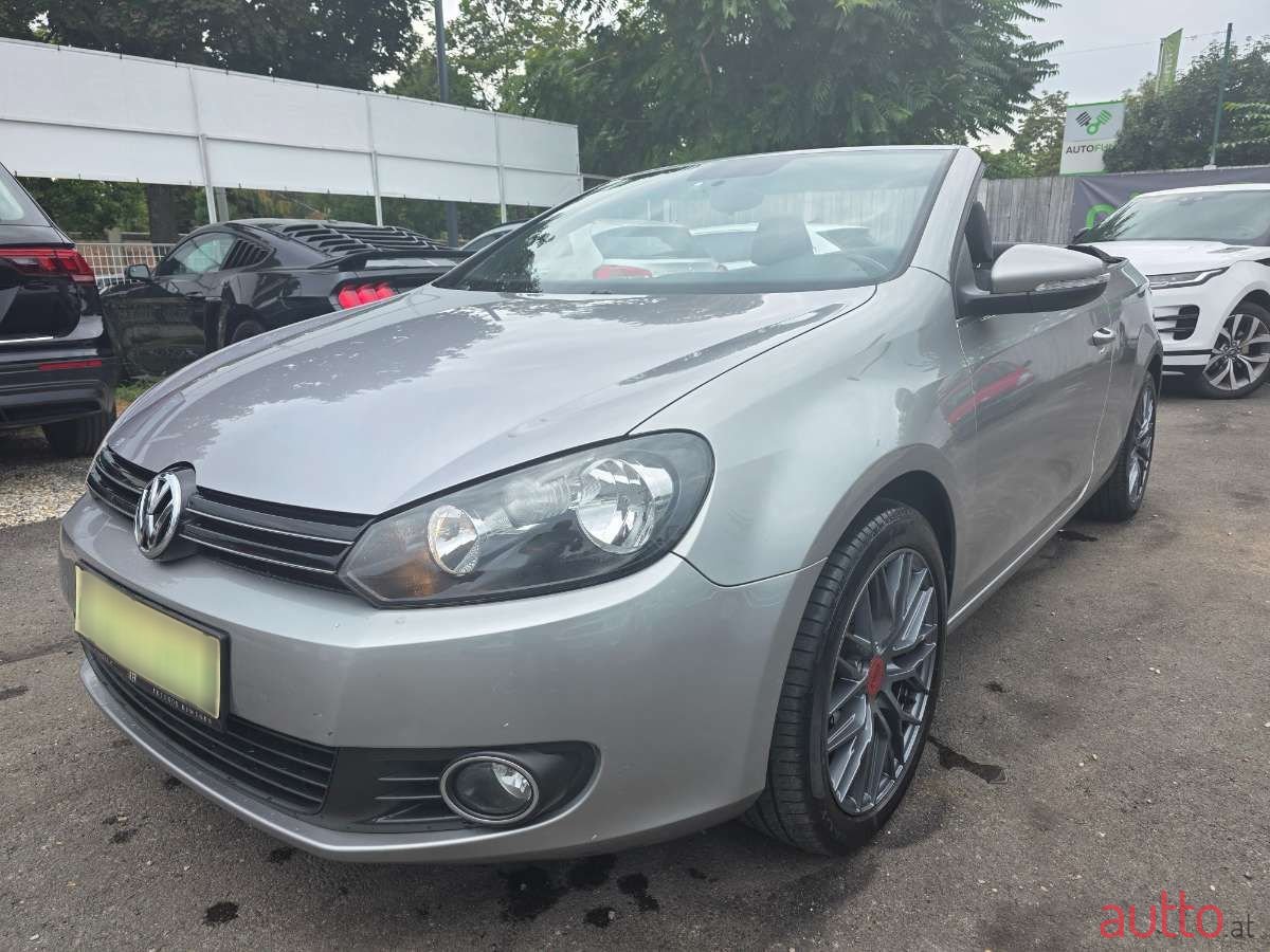 2011' Volkswagen Golf photo #1