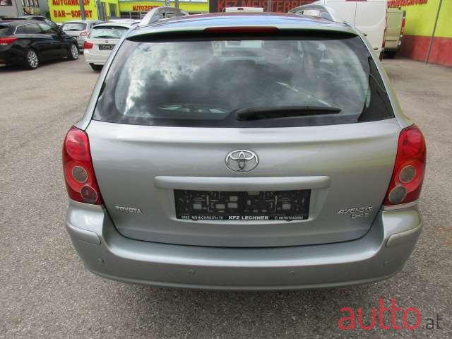 2008' Toyota Avensis photo #5