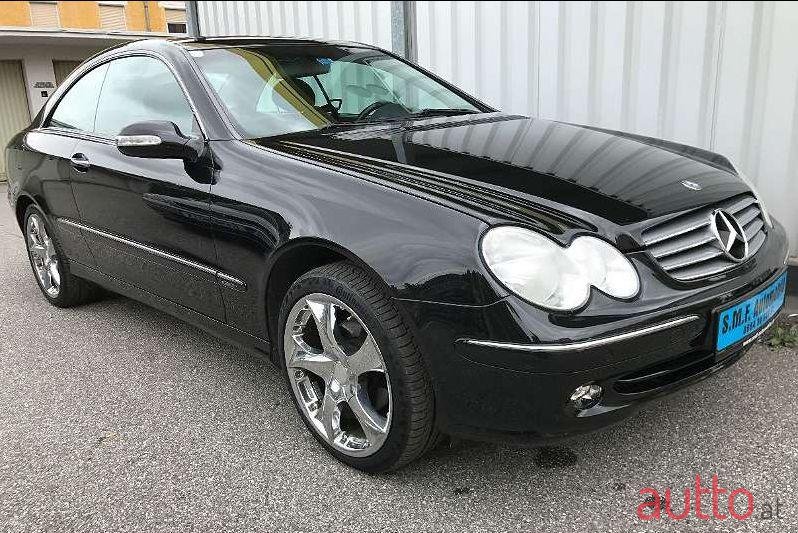 2005' Mercedes-Benz Clk-Klasse photo #2