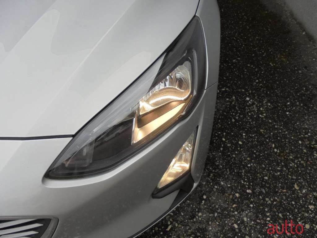 2019' Ford Focus photo #5