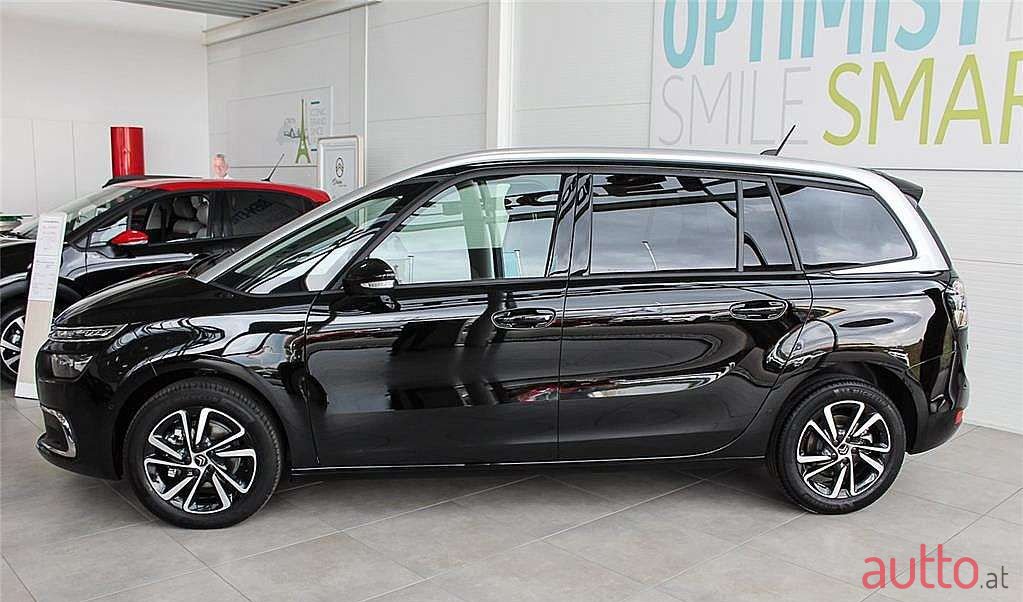 2021' Citroen Grand C4 Spacetourer photo #2
