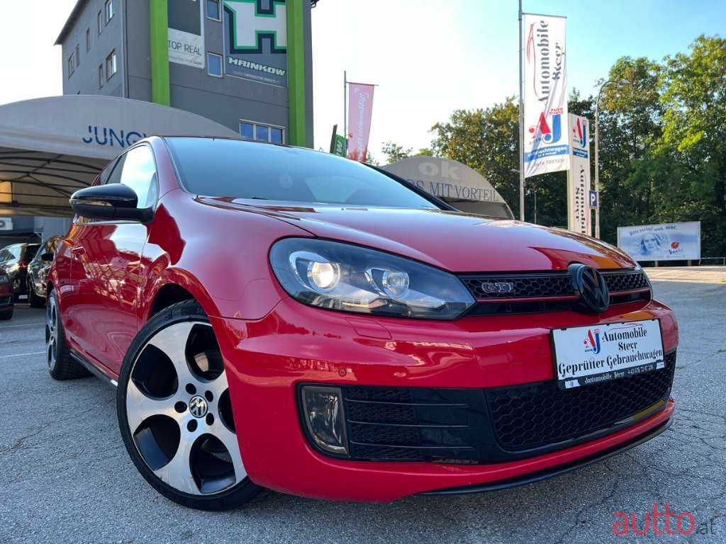 2010' Volkswagen Golf photo #1