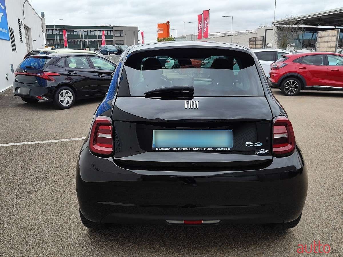 2023' Fiat 500e photo #6