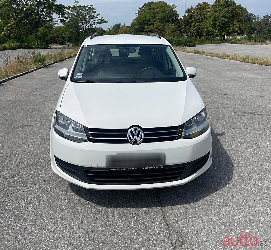 2013' Volkswagen Sharan photo #1