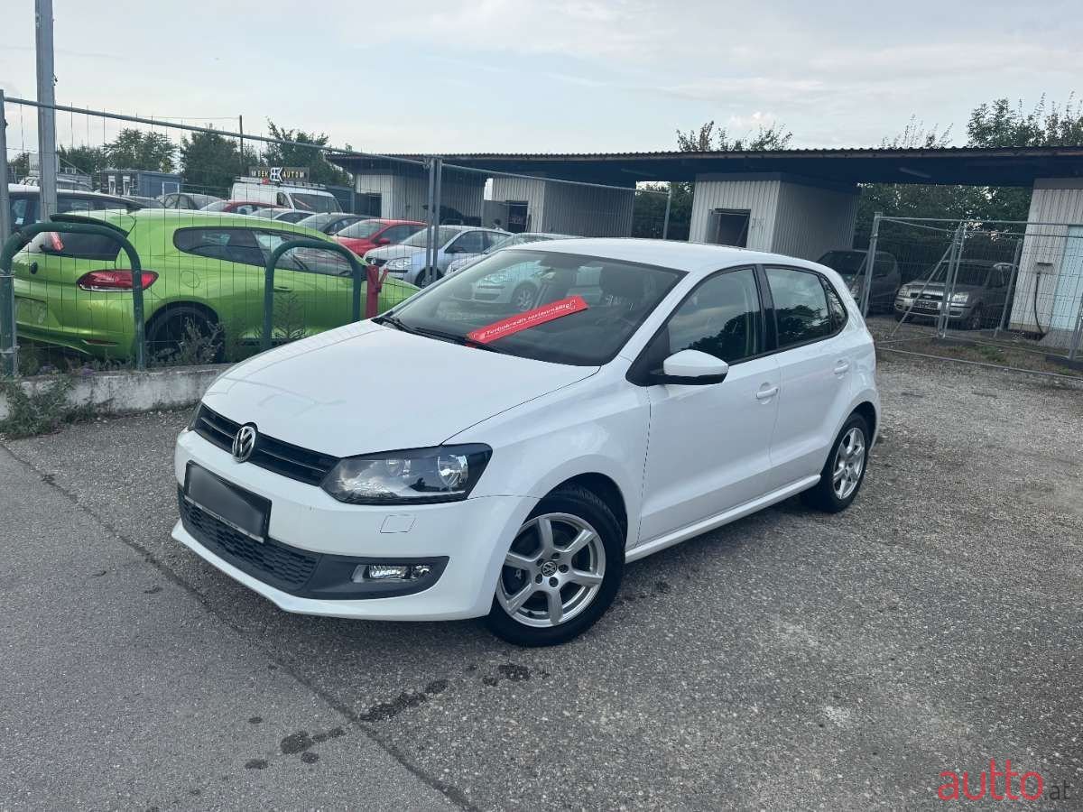 2010' Volkswagen Polo photo #2