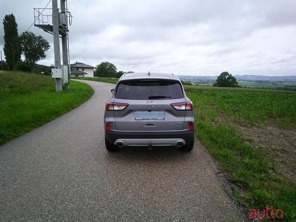 2023' Ford Kuga photo #5