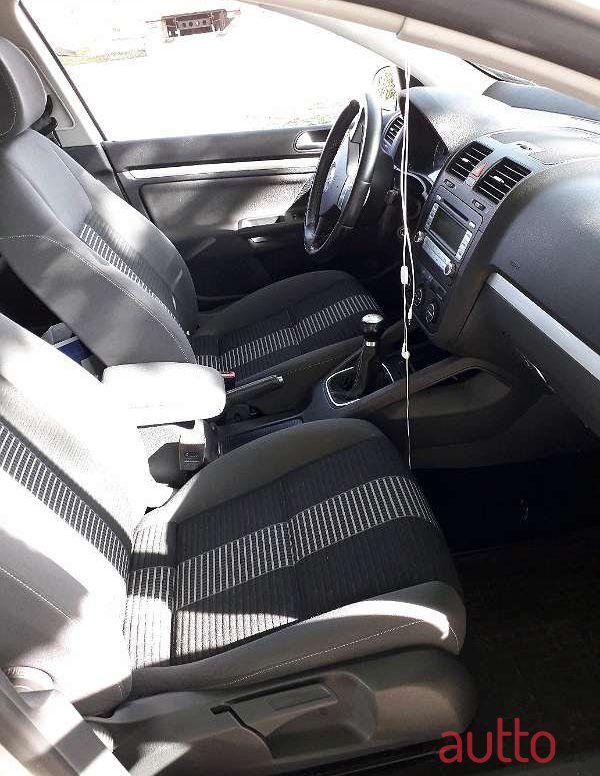 2008' Volkswagen Golf photo #1