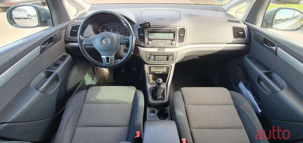 2010' Volkswagen Sharan photo #5