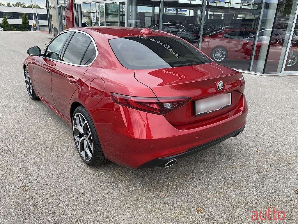 2022' Alfa Romeo Giulia photo #5