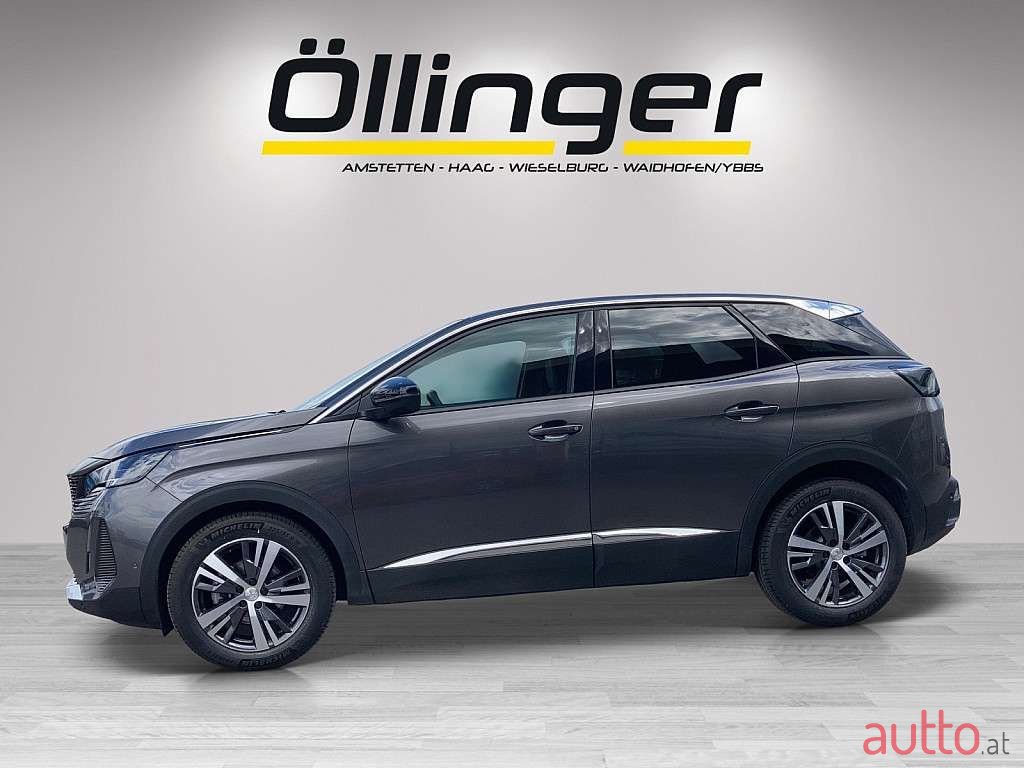 2022' Peugeot 3008 photo #2