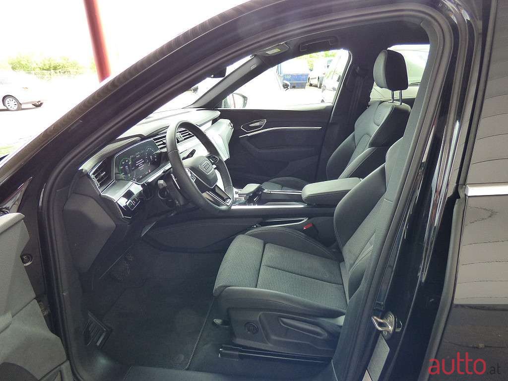 2022' Audi e-tron photo #5