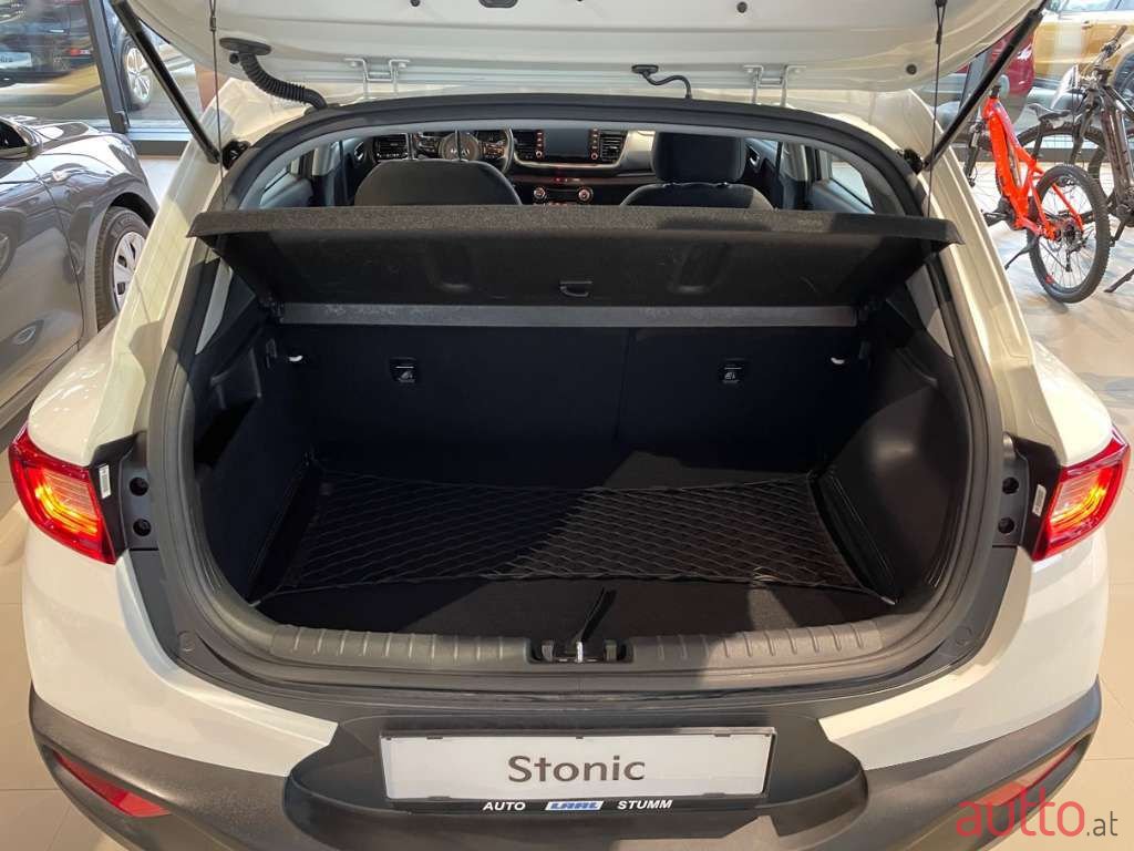 2017' Kia Stonic photo #5
