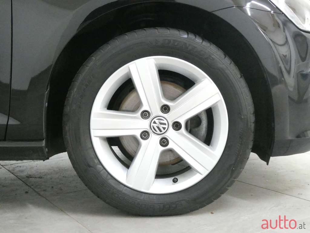 2016' Volkswagen Golf photo #6