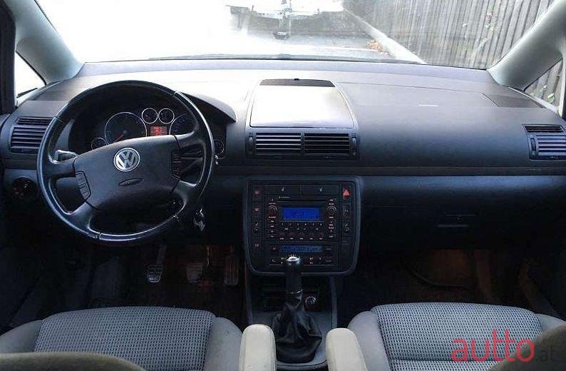 2008' Volkswagen Sharan photo #1